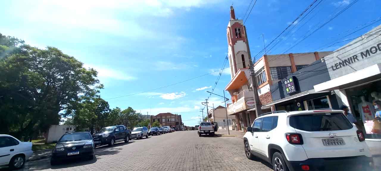 a imagem mostra uma rua da cidade de são pedro do sul que teve 2 ganhadores do NFG
