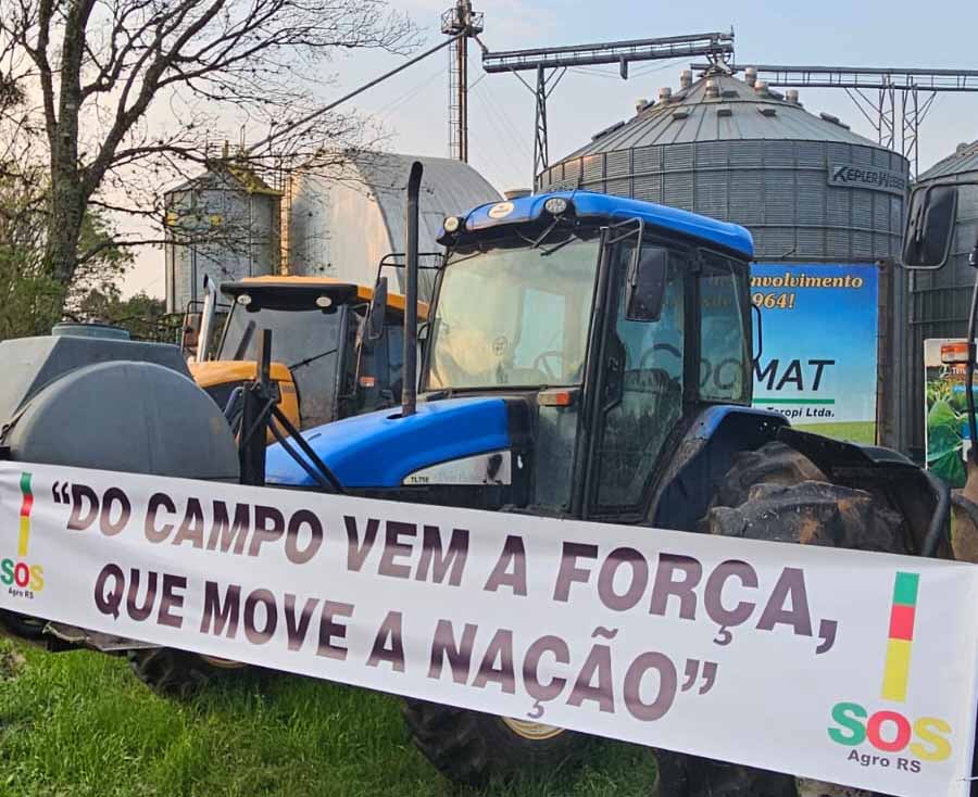 Em São Pedro do Sul o movimento realizou uma manifestação no trevo de acesso e um tratoraço pelas principais ruas da cidade. Foto: Gazeta Hoje